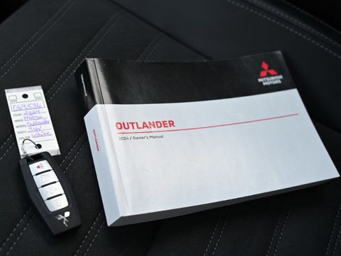 Used 2024 Mitsubishi Outlander Ralliart image 32