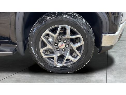 Used 2022 GMC Sierra 1500 SLT w/ SLT Premium Plus Package image 19