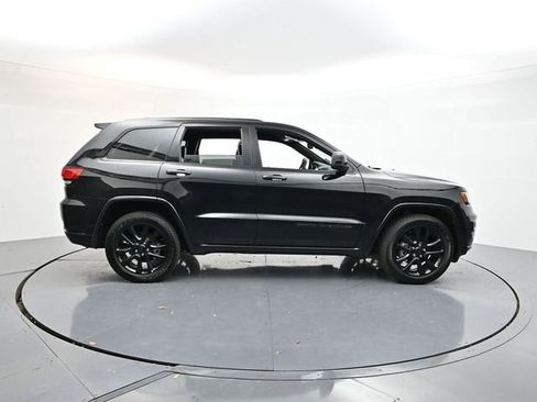 Used 2020 Jeep Grand Cherokee Altitude image 11
