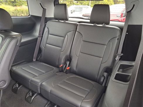 Certified 2023 GMC Acadia SLT image 10