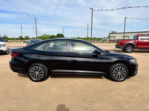 Used 2019 Volkswagen Jetta SE image 4
