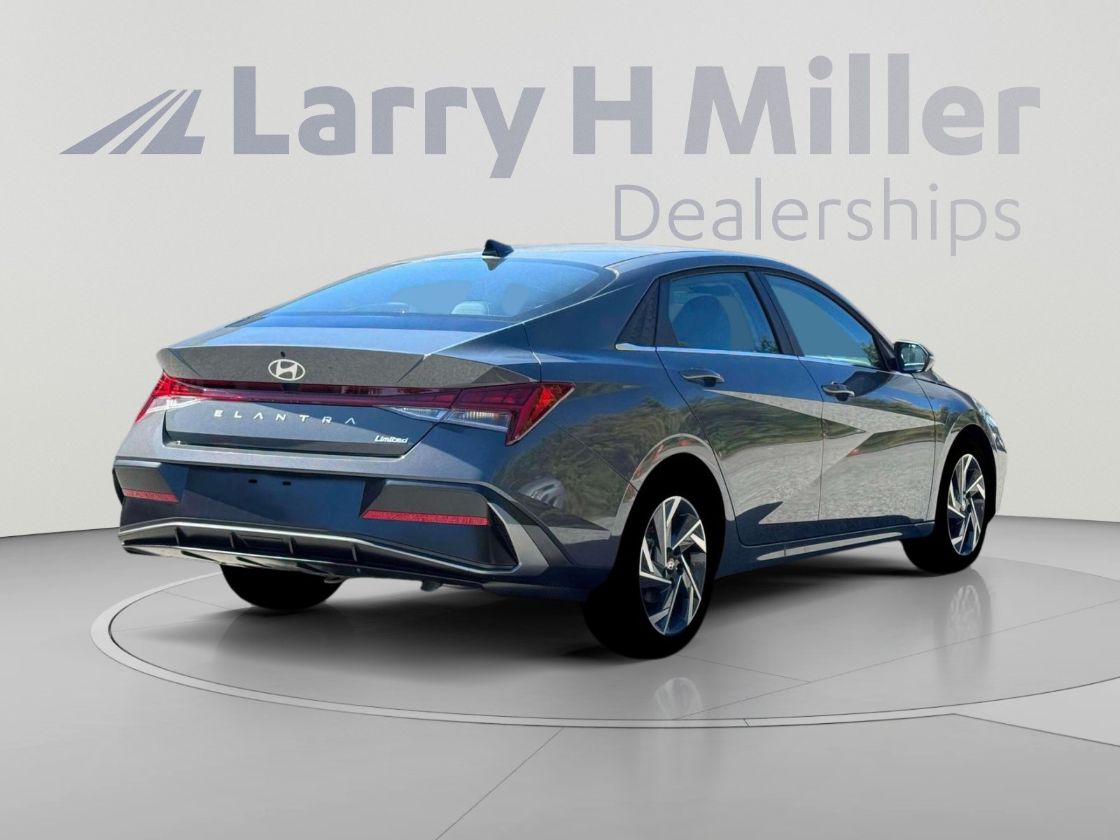 New 2026 Hyundai Elantra Limited FWD image 5