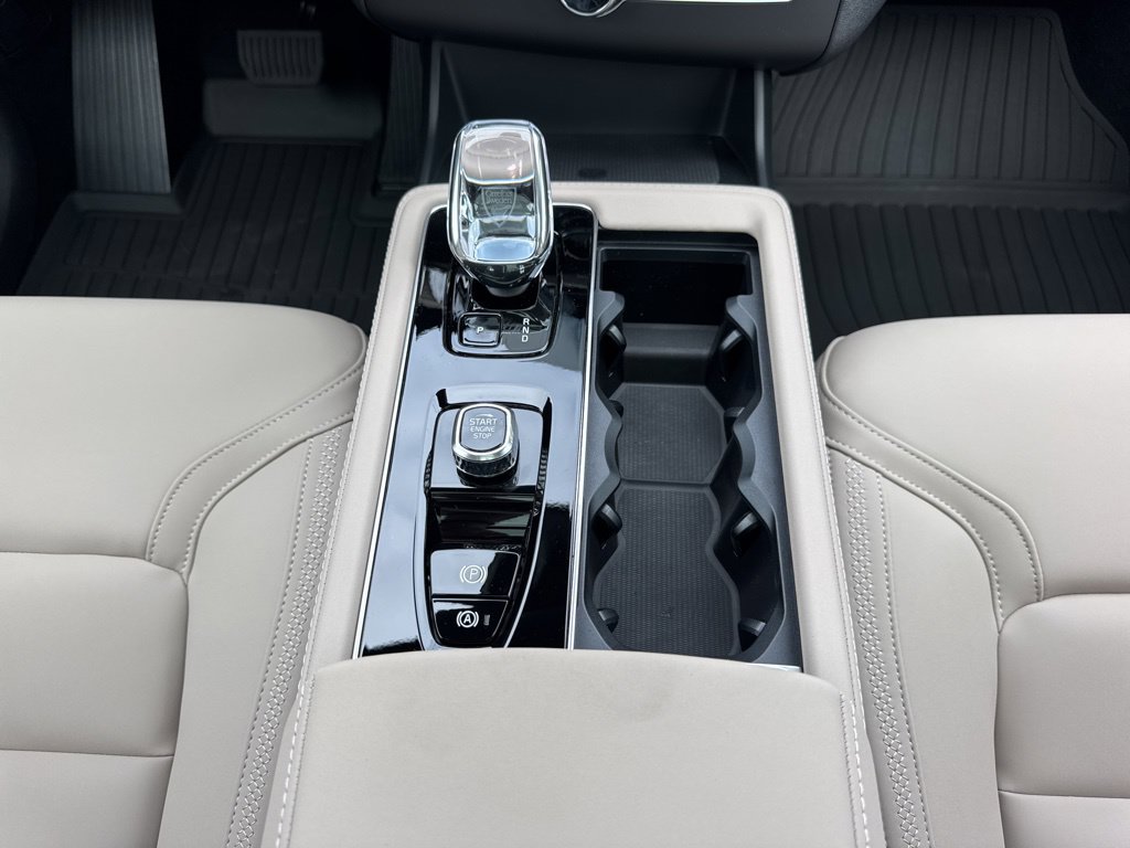 New 2026 Volvo XC90 T8 Plus w/ Protection Package AWD/4WD image 23