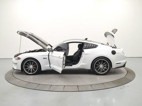 Used 2021 Ford Mustang GT Premium RWD image 13