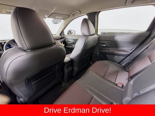 Used 2025 Nissan Kicks SR FWD image 10