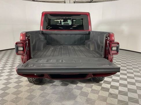 Used 2021 Jeep Gladiator Overland image 35