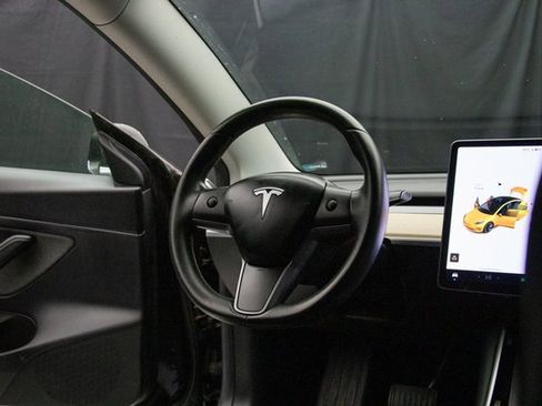 Used 2019 Tesla Model 3 Mid Range image 15