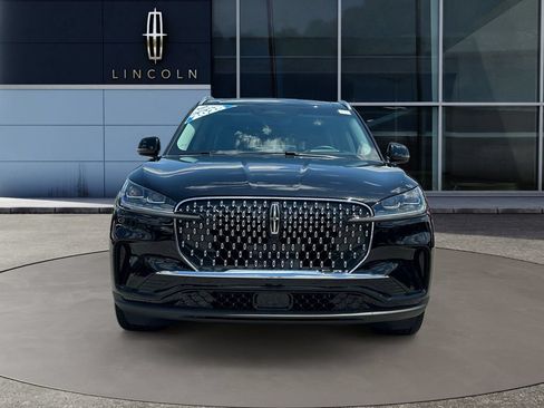 Used 2025 Lincoln Aviator Reserve w/ Equipment Group 201A AWD/4WD image 2