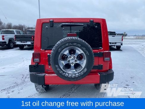 Used 2018 Jeep Wrangler Unlimited Sahara w/ Connectivity Group image 10