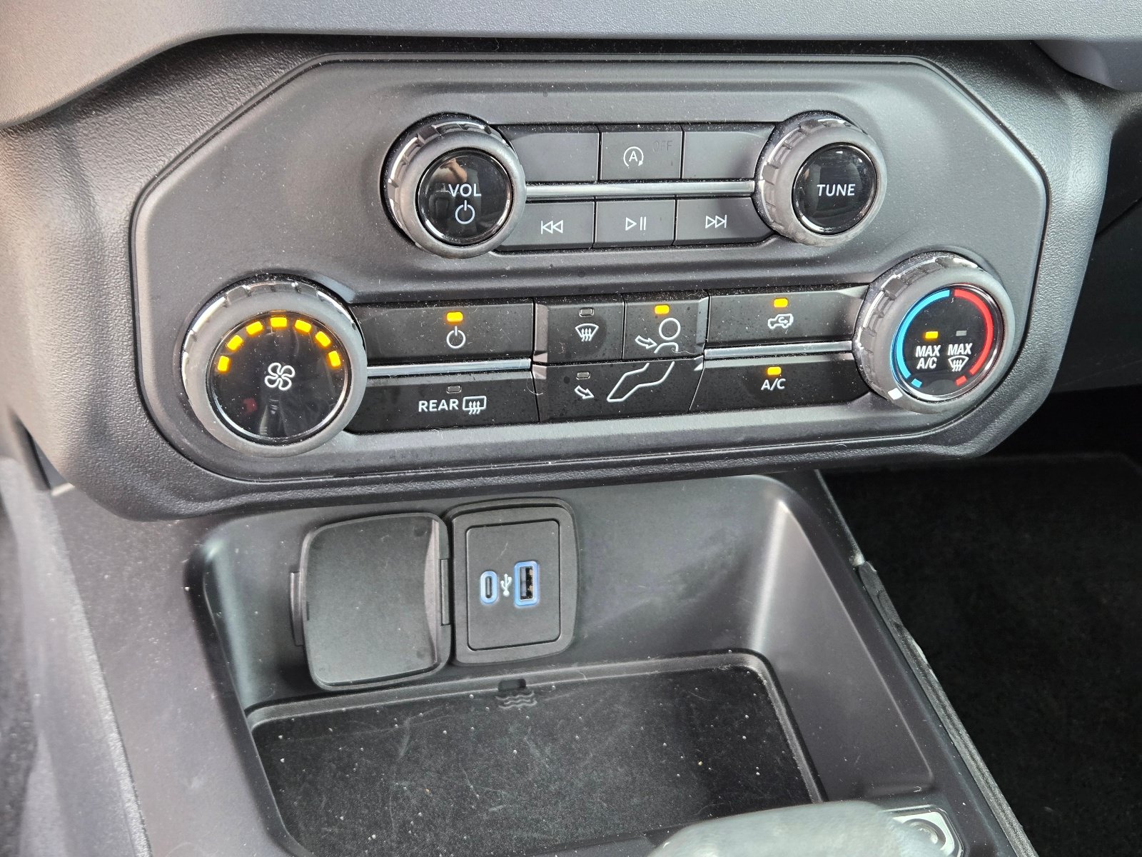 Used 2025 Ford Bronco 2-Door w/ Sasquatch Package AWD/4WD image 28