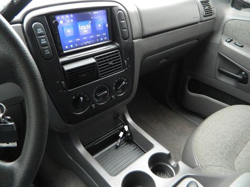 Used 2004 Ford Explorer Sport XLS image 22