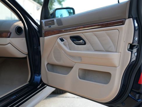 Used 1999 BMW 540i Sedan image 35