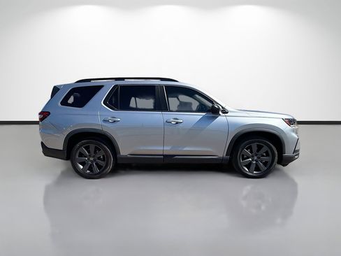 Used 2023 Honda Pilot Sport image 6