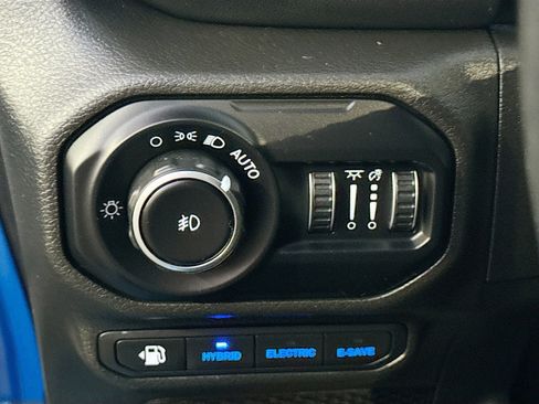 Used 2022 Jeep Wrangler Unlimited Sahara w/ Cold Weather Group image 10