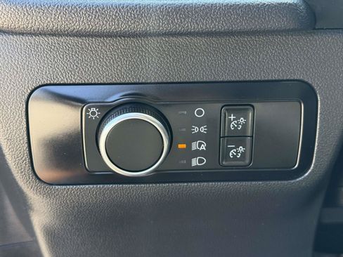 Used 2025 Ford Escape Active AWD/4WD image 17