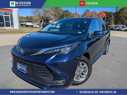 Used 2025 Toyota Sienna XLE
