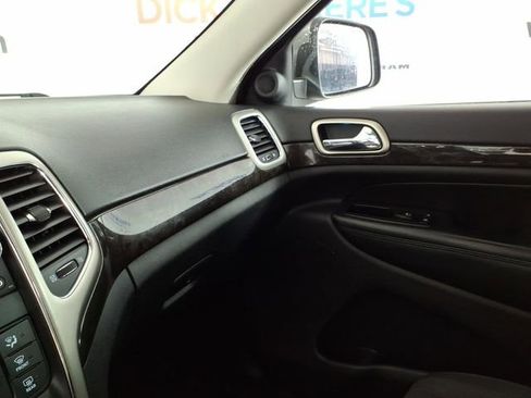 Used 2012 Jeep Grand Cherokee Laredo w/ Laredo E Group AWD/4WD image 22