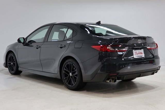 Used 2025 Toyota Camry SE FWD image 5