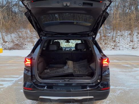 Used 2023 Chevrolet Equinox Premier image 11
