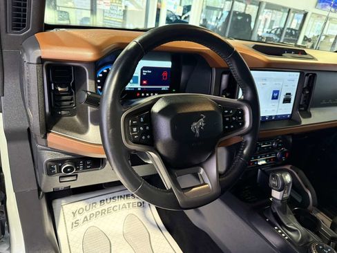 Used 2024 Ford Bronco Outer Banks image 13