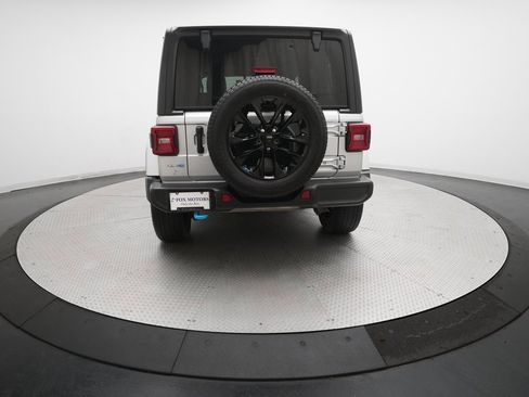 Used 2022 Jeep Wrangler Unlimited Sahara w/ Cold Weather Group image 25