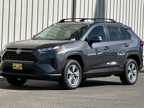 Used 2022 Toyota RAV4 XLE image 9