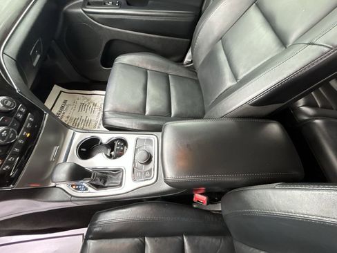 Used 2022 Jeep Grand Cherokee Limited w/ Tech Group image 27