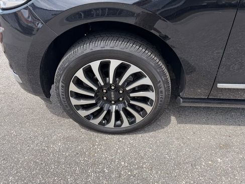 Used 2023 Lincoln Navigator L Black Label image 10