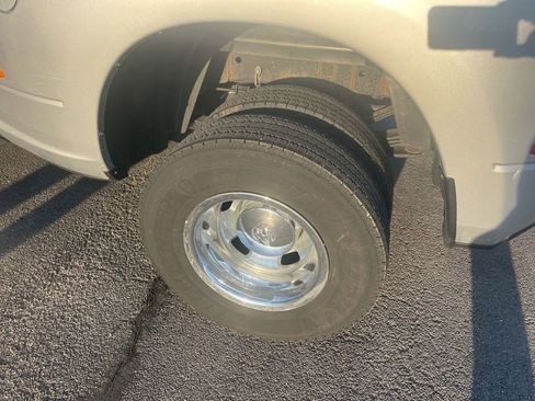 Used 2016 RAM 3500 Tradesman w/ Chrome Appearance Group image 6