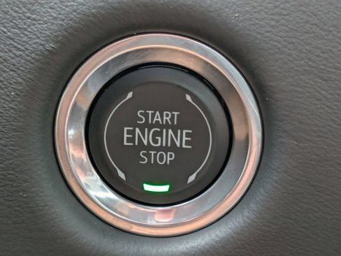 Certified 2025 Cadillac Escalade Premium Luxury Platinum w/ LPO, Radiant Package RWD image 32