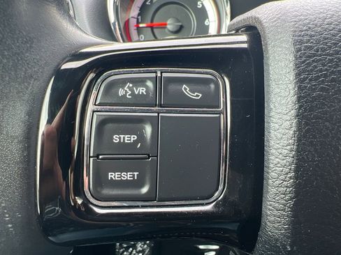 Used 2018 Dodge Grand Caravan SE image 25