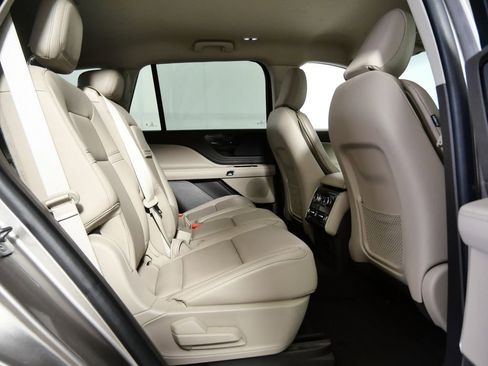 Certified 2021 Lincoln Aviator AWD w/ Elements Package image 12