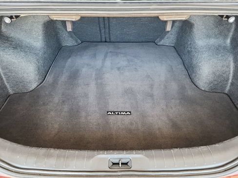 Used 2025 Nissan Altima 2.5 SV FWD image 38