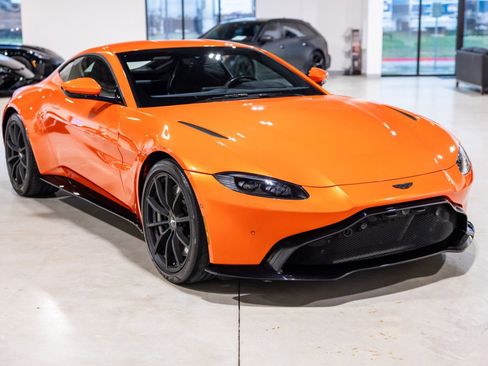Used 2020 Aston Martin V8 Vantage Coupe image 10