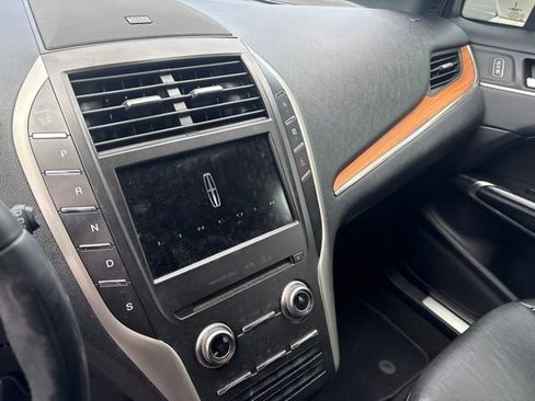 Used 2019 Lincoln MKC Reserve w/ MKC Climate Package FWD image 10
