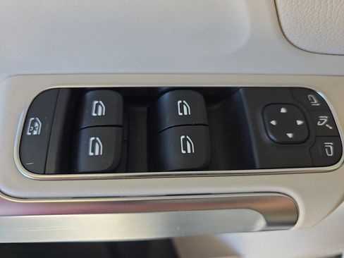 Certified 2025 Mercedes-Benz GLB 250 image 29