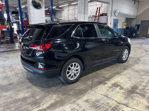 Used 2022 Chevrolet Equinox LT FWD image 2