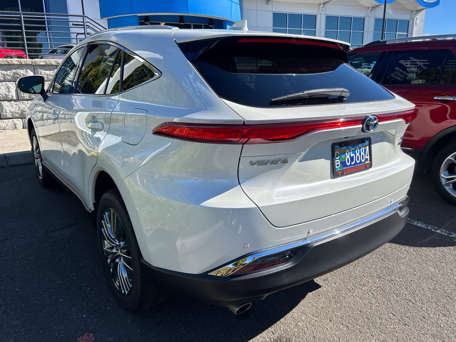 Used 2021 Toyota Venza XLE w/ Softex Package AWD/4WD image 5