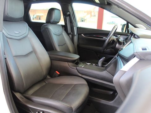 Used 2024 Cadillac XT5 Premium Luxury FWD image 12