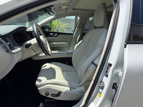 Used 2024 Volvo XC60 B5 Core w/ Protection Package Premier AWD/4WD image 12