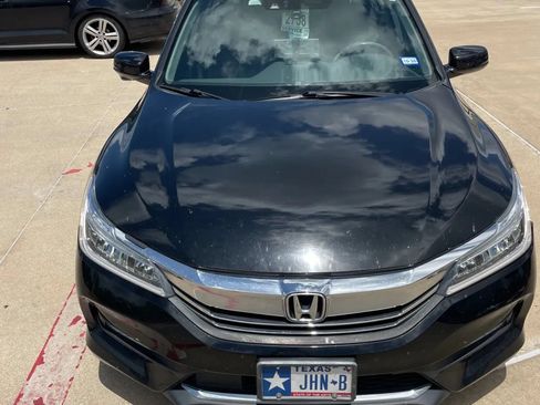 Used 2017 Honda Accord Touring image 15