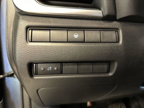 Certified 2022 Nissan Rogue SV image 16