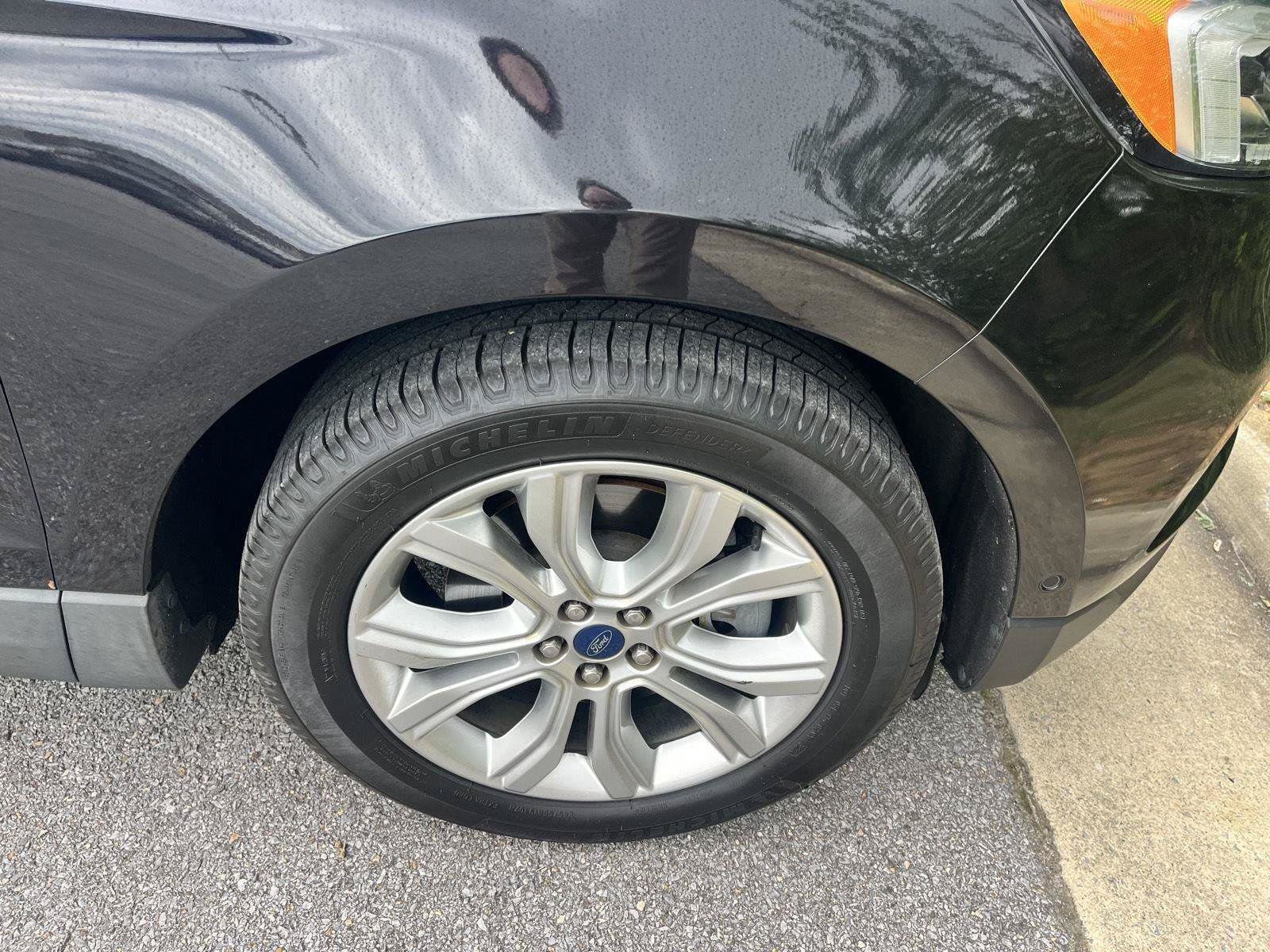 Used 2020 Ford Edge Titanium w/ Equipment Group 301A AWD/4WD image 10