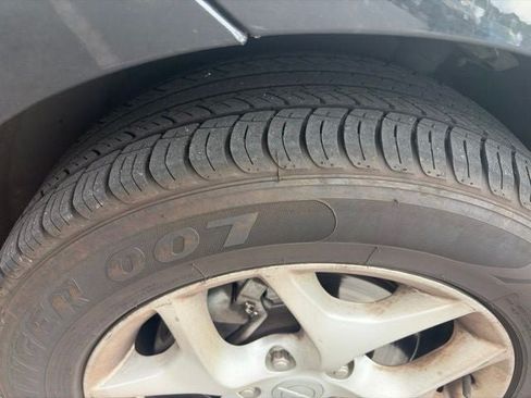 Used 2018 Chrysler Pacifica Touring-L Plus w/ Tire & Wheel Group FWD image 18