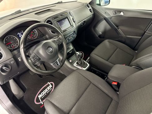 Used 2018 Volkswagen Tiguan Limited w/ Premium Package image 15