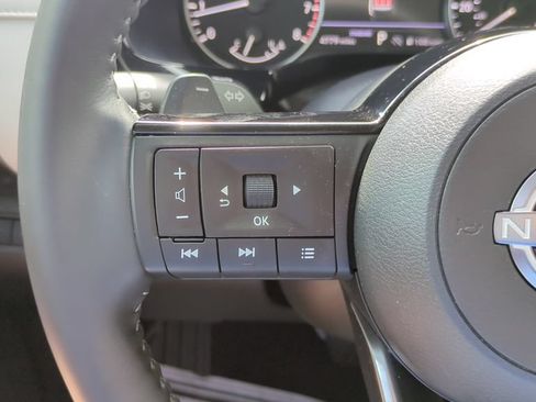 Used 2025 Nissan Pathfinder SL FWD image 24