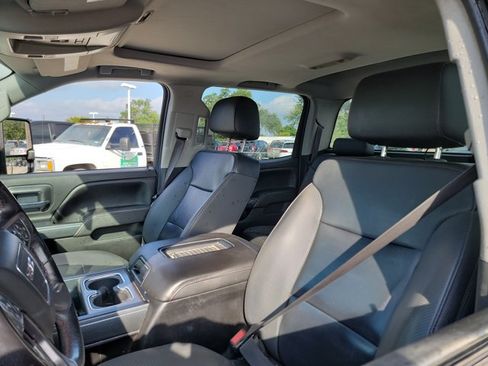 Used 2017 GMC Sierra 2500 SLT w/ Duramax Plus Package AWD/4WD image 11