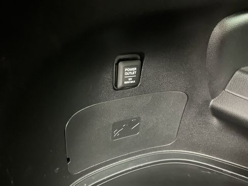 Used 2018 Honda Pilot Elite image 32