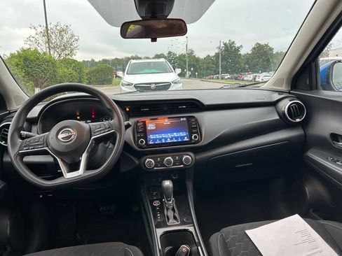 Used 2024 Nissan Kicks SV FWD image 5