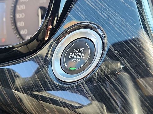 Used 2022 Cadillac XT6 Premium Luxury image 25